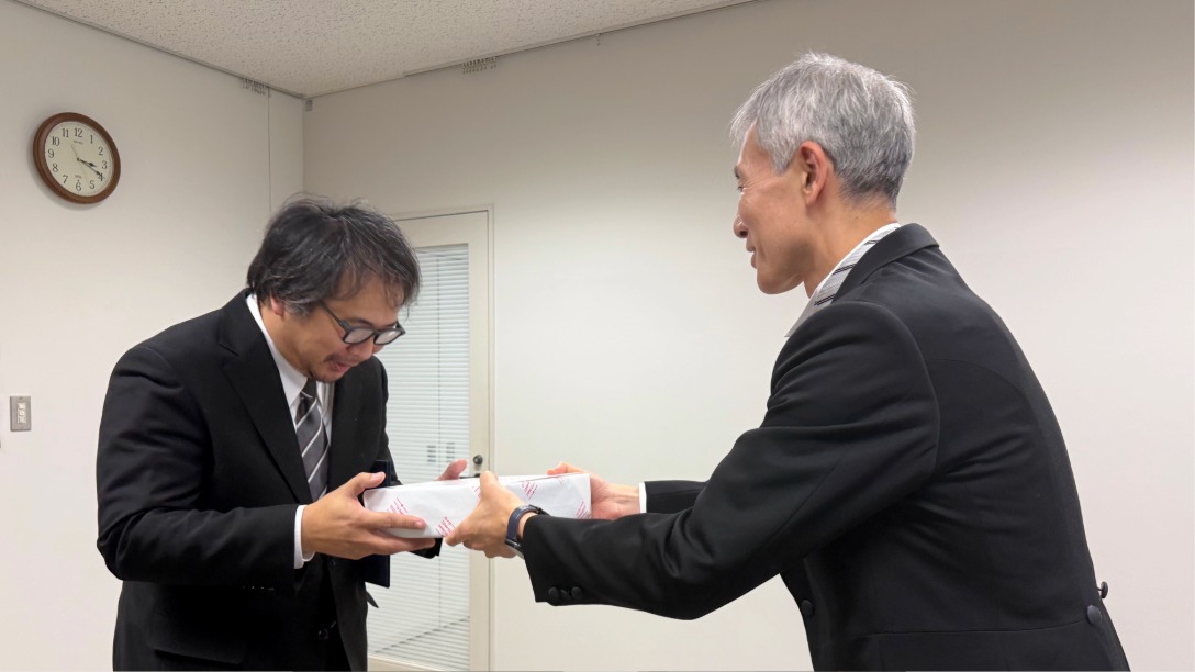 大関 真之教授 令和7年度総長教育賞 表彰の様子